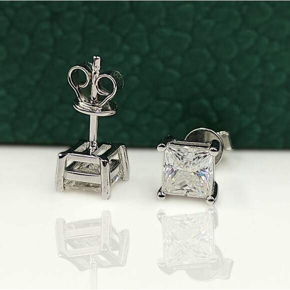 Certified 2ct Moissanite Princess Cut Luxury Stud Earrings UNISEX - Picture 3 of 8
